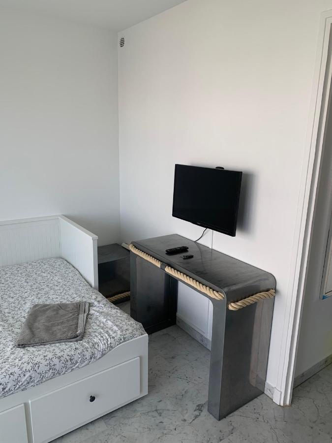 Les Appartements De Lina-Self Check In Ла-Гранд-Мот Экстерьер фото