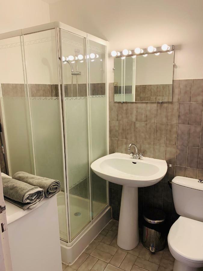 Les Appartements De Lina-Self Check In Ла-Гранд-Мот Экстерьер фото