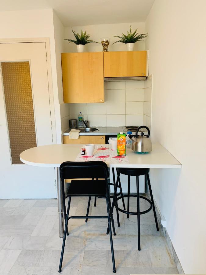 Les Appartements De Lina-Self Check In Ла-Гранд-Мот Экстерьер фото
